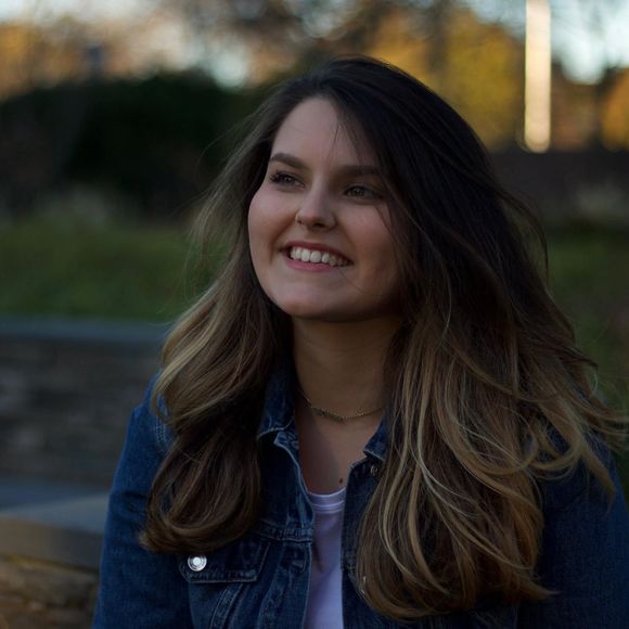 Meet your Posher, Emily - Picture 2 of 2